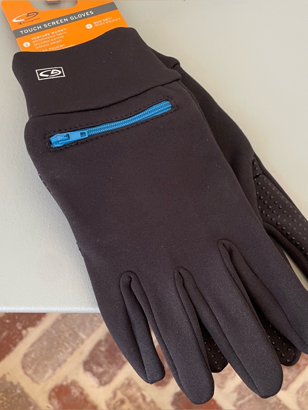Champion Women’s Black Touchscreen cold weather winter running gloves C9 sz M/L